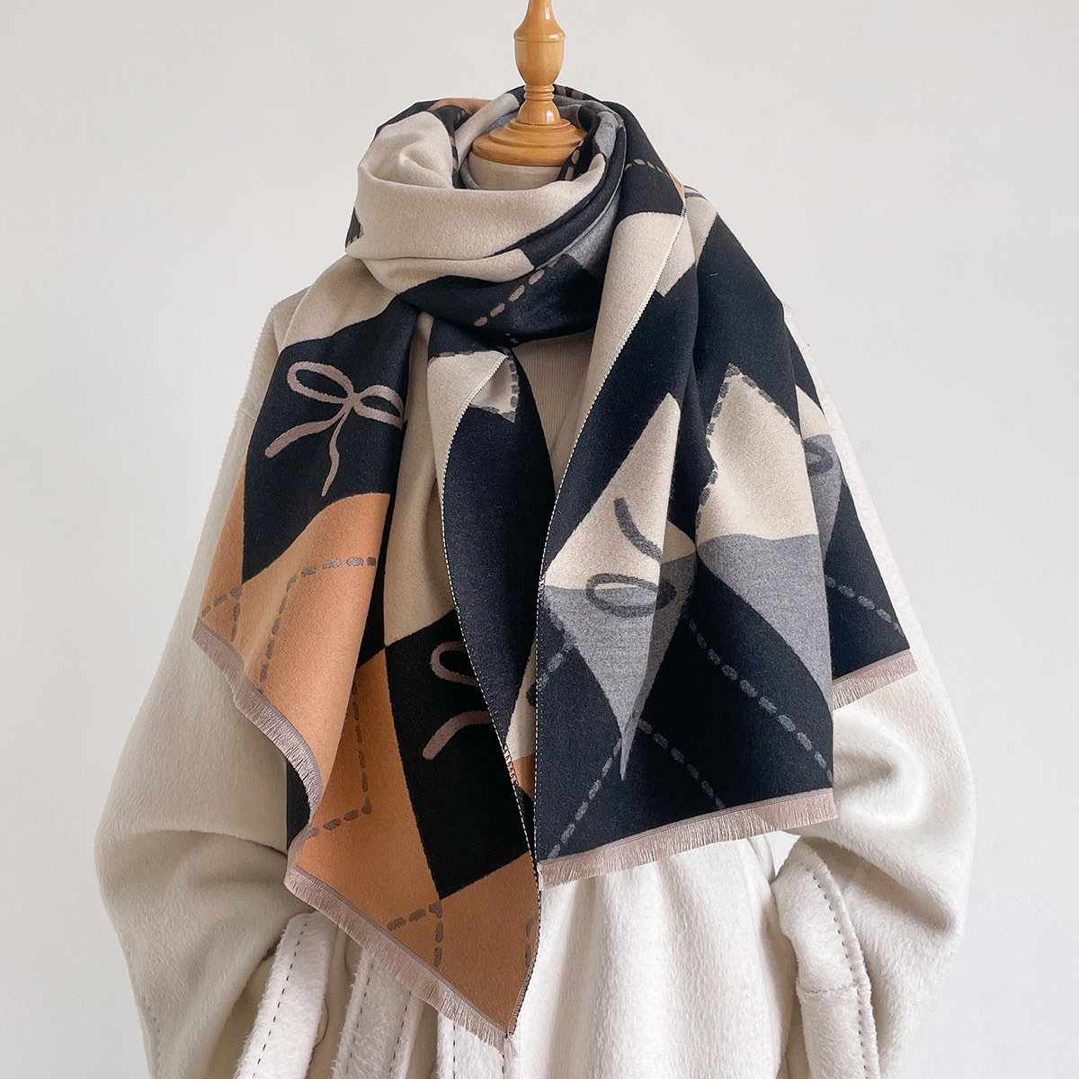 Sciarpa da donna in finta cash - Cashmere Pashmina Wrap recensione e prezzo
